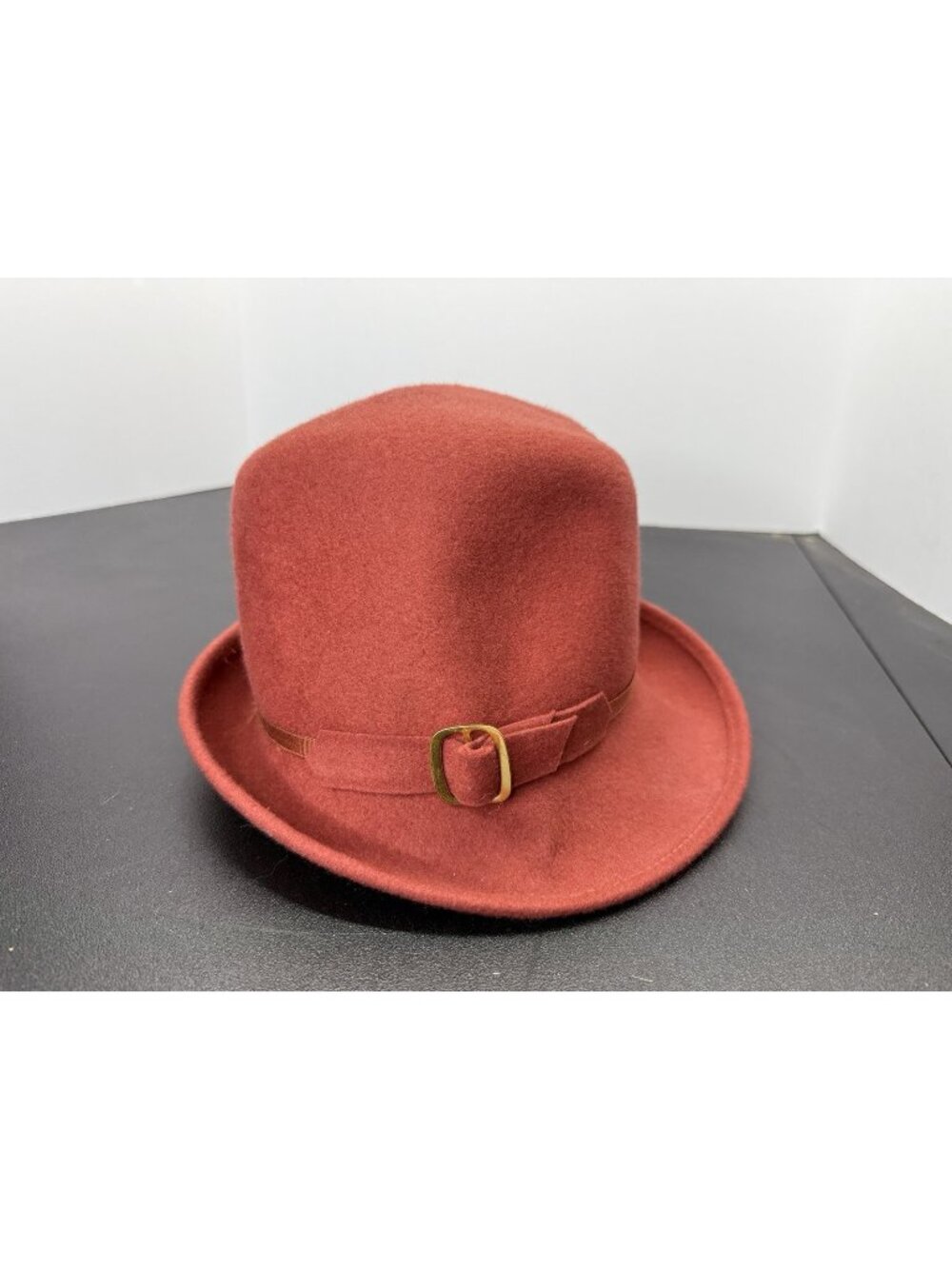 Vintage Women's Glenover Red 100% Wool Felt Cloche Hat with Buckle Band